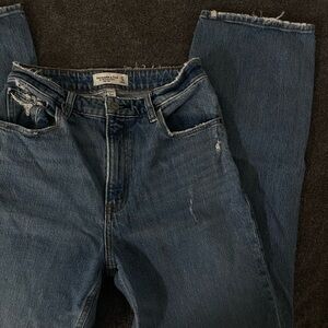 ABERCROMBIE 90’s relaxed jeans high rise size 4R/27